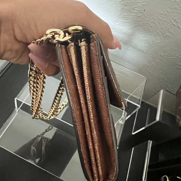 Louise Vuitton Sarah Wallet - Picture 6 of 8
